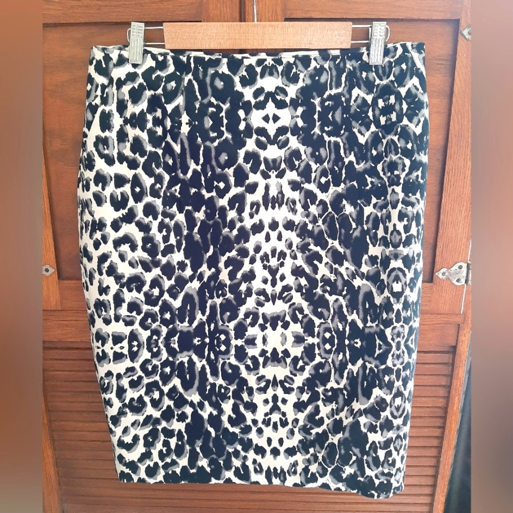 Leopard print pencil skirt in black white gray with pockets!!!